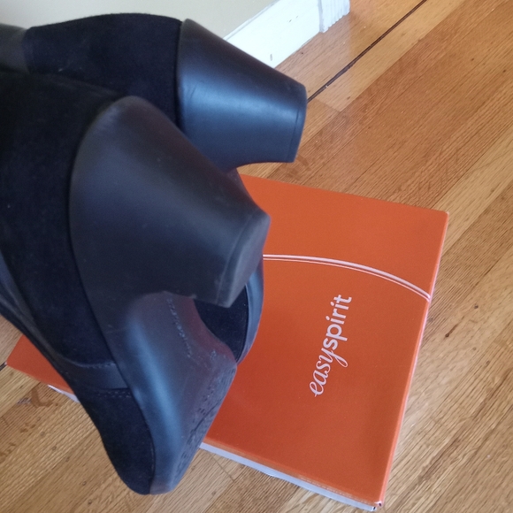 Easyspirit  suade  ankle  boots - Picture 6 of 8